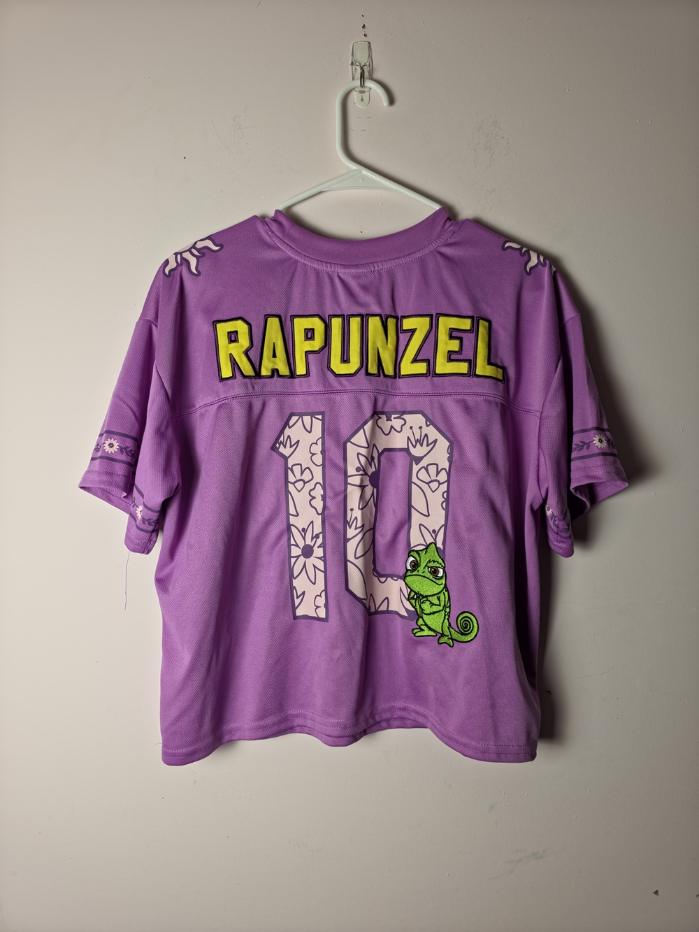 Disney Princess Rapunzel #10 Cropped Jersey Top BoxLunch XL Pascal Chameleon - Picture 2 of 9